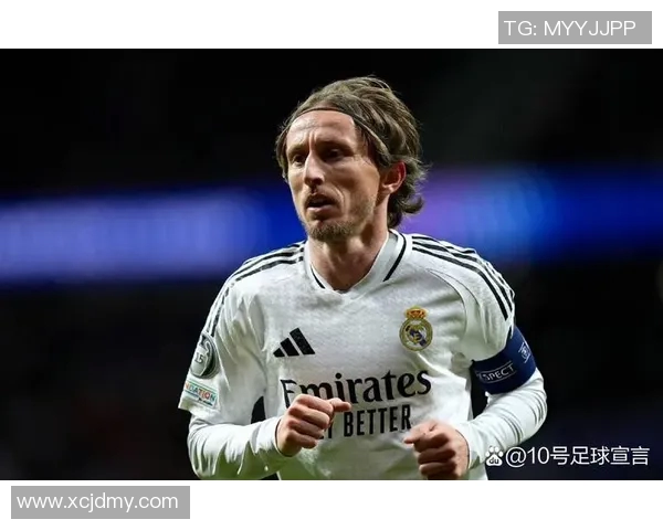 足球场上的璀璨星光瞬间回顾精彩时刻与传奇球星的辉煌表现